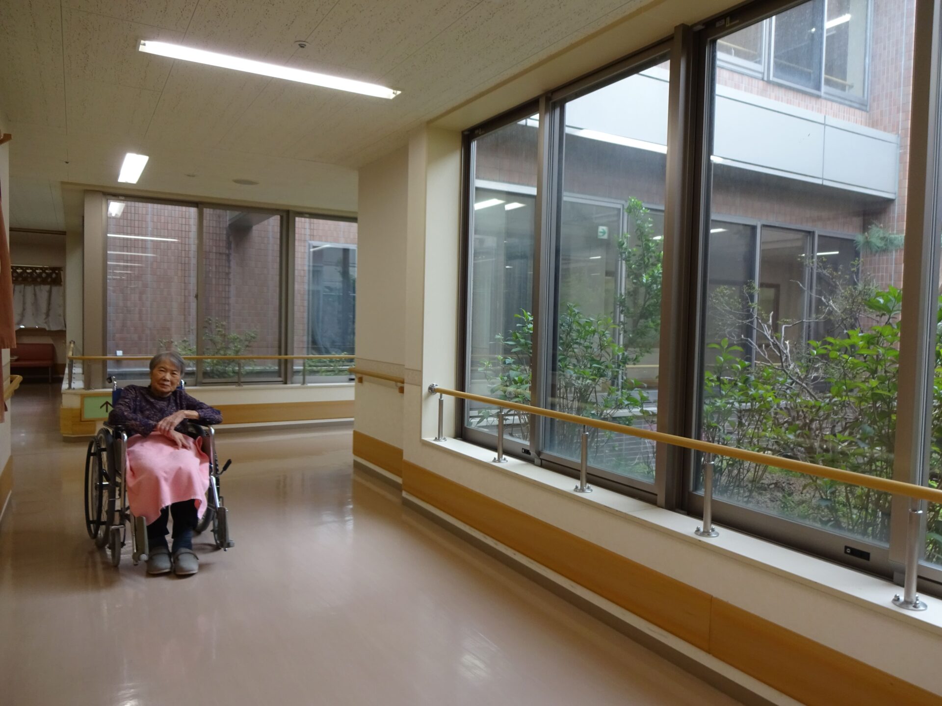 【雪組】廊下を散歩中