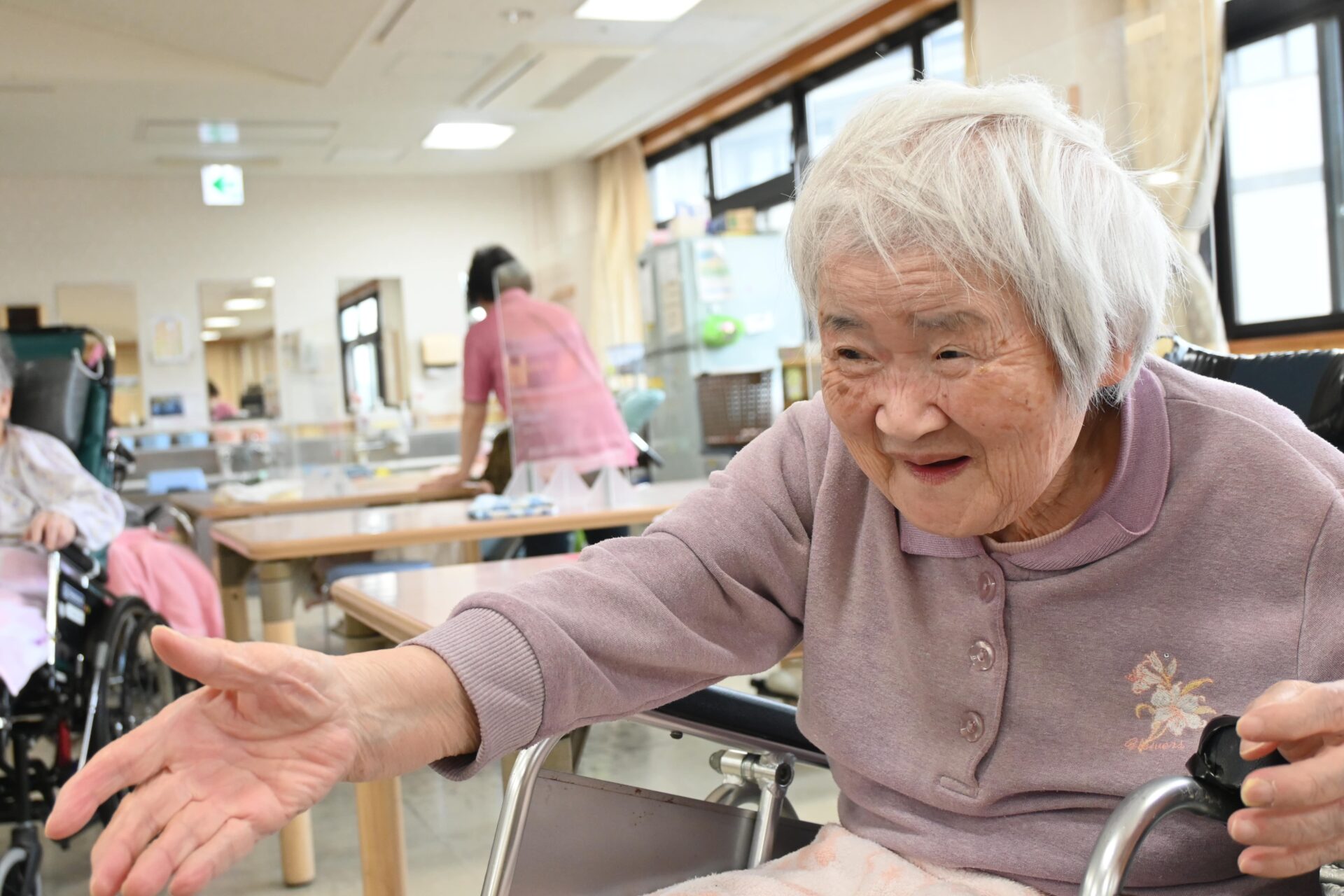 【桜棟】 みんなで体操教室！ (1)