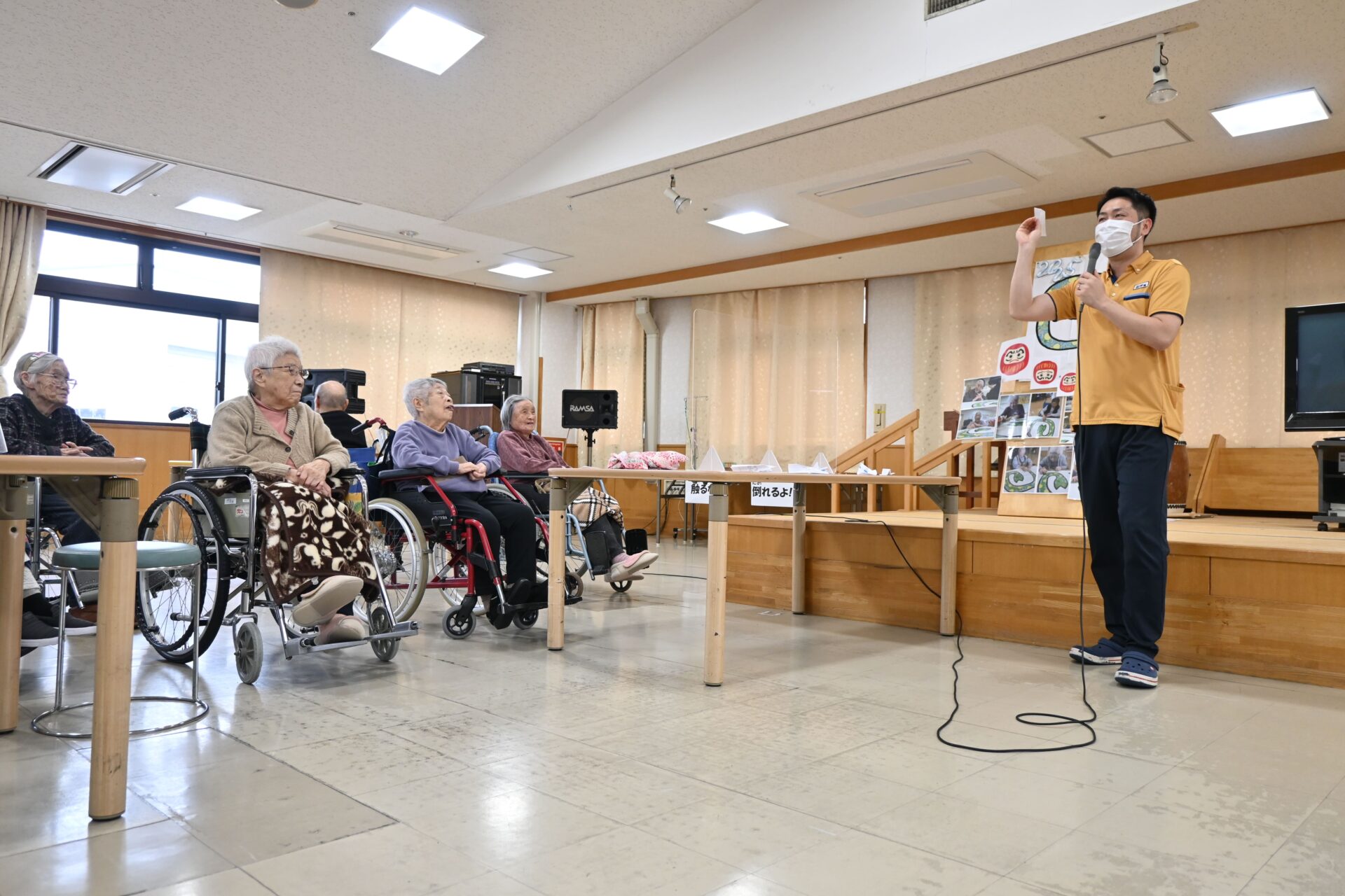 【桜棟】紙飛行機大会★ (1)
