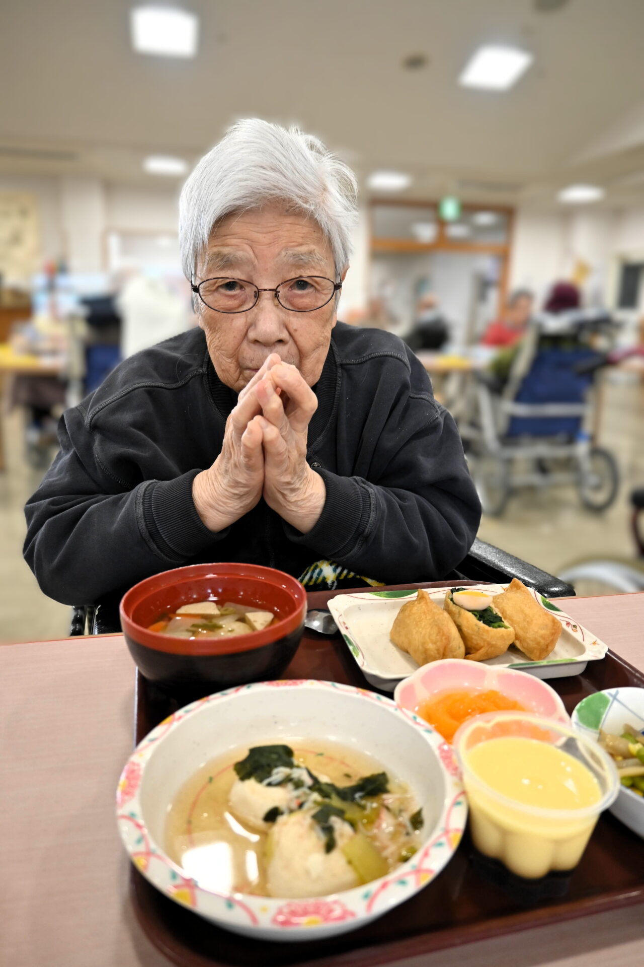 【桜棟】 おひるはおいなりさん♪